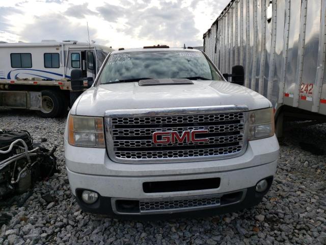 1GT426C86DF238552 - 2013 GMC SIERRA K3500 DENALI WHITE photo 5