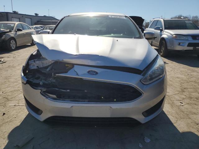 1FADP3F27JL310322 - 2018 FORD FOCUS SE SILVER photo 5