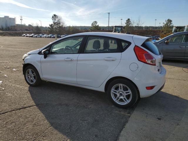 3FADP4EJXKM155361 - 2019 FORD FIESTA SE WHITE photo 2