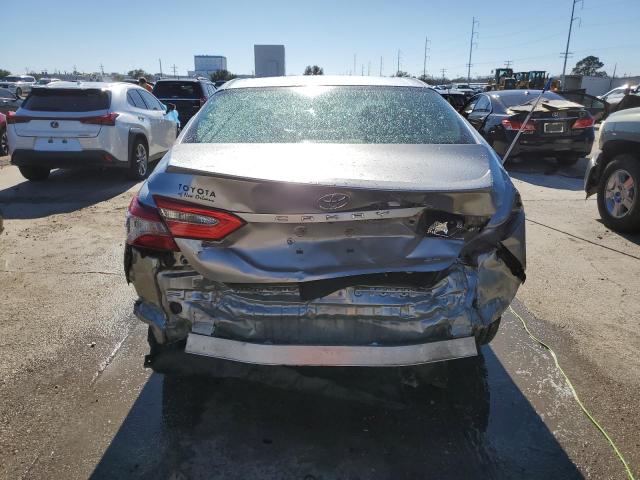 4T1B11HK1JU081033 - 2018 TOYOTA CAMRY L SILVER photo 6