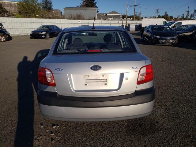 KNADE223496523924 - 2009 KIA RIO BASE SILVER photo 6