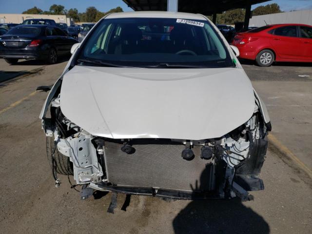 JTDKARFU8L3108406 - 2020 TOYOTA PRIUS L WHITE photo 5