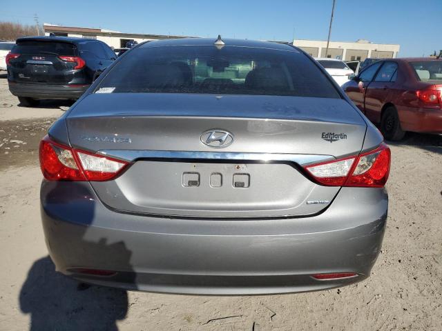 5NPEC4AC6DH576956 - 2013 HYUNDAI SONATA SE GRAY photo 6