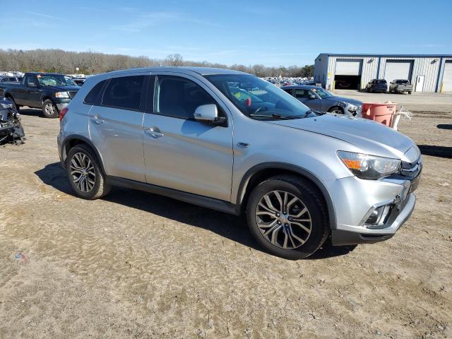 JA4AP3AW2JU013079 - 2018 MITSUBISHI OUTLANDER ES SILVER photo 4