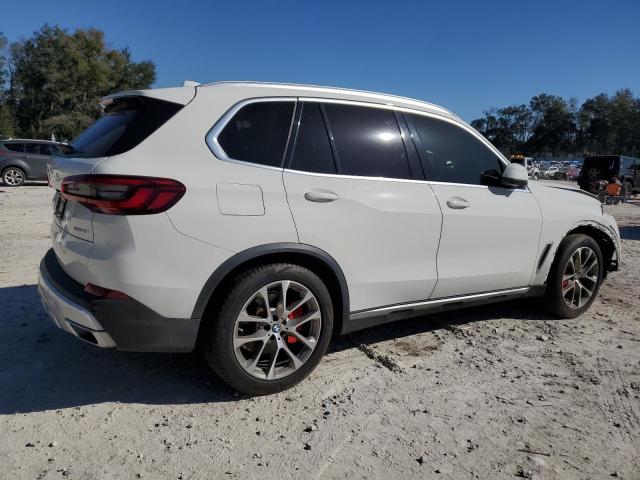 5UXCR6C54KLL03862 - 2019 BMW X5 XDRIVE40I WHITE photo 3