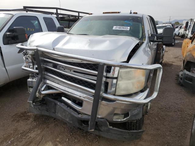 1GC4K1C80BF122425 - 2011 CHEVROLET SILVERADO K3500 LTZ SILVER photo 2