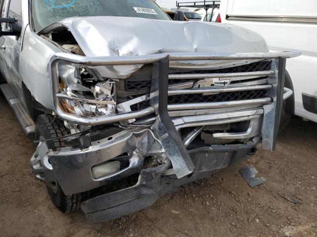 1GC4K1C80BF122425 - 2011 CHEVROLET SILVERADO K3500 LTZ SILVER photo 9