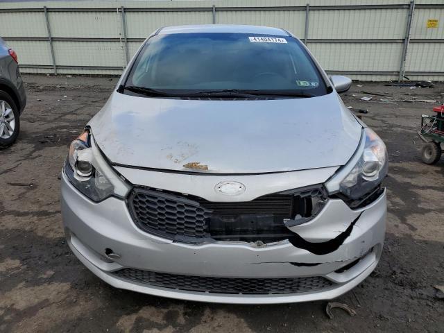 KNAFK4A66F5436309 - 2015 KIA FORTE LX SILVER photo 5