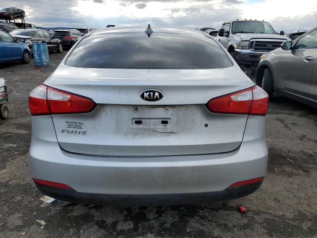 KNAFK4A66F5436309 - 2015 KIA FORTE LX SILVER photo 6