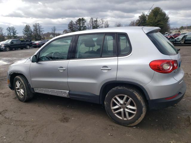 WVGBV7AX8BW532199 - 2011 VOLKSWAGEN TIGUAN S SILVER photo 2