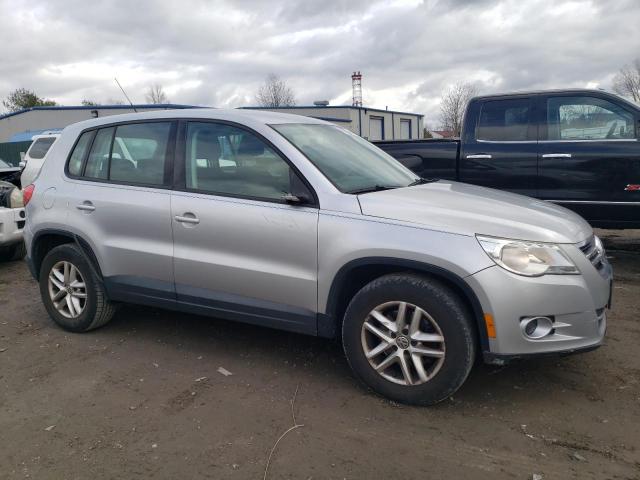 WVGBV7AX8BW532199 - 2011 VOLKSWAGEN TIGUAN S SILVER photo 4