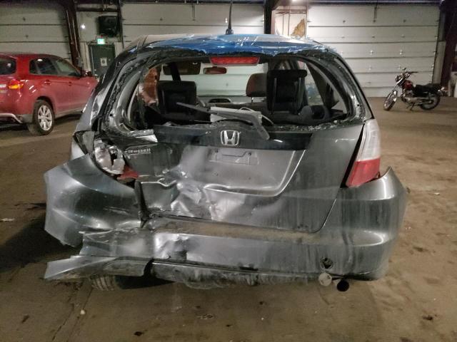 JHMGE8H39DC003902 - 2013 HONDA FIT GRAY photo 6