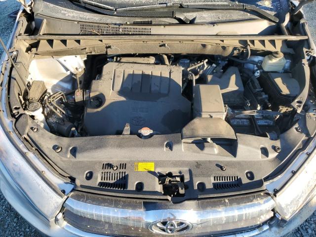 5TDKKRFH3GS157811 - 2016 TOYOTA HIGHLANDER XLE SILVER photo 12