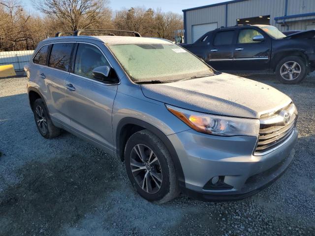 5TDKKRFH3GS157811 - 2016 TOYOTA HIGHLANDER XLE SILVER photo 4
