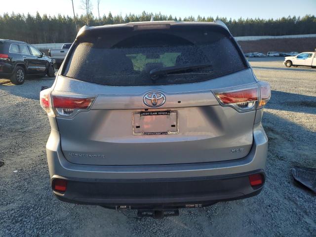 5TDKKRFH3GS157811 - 2016 TOYOTA HIGHLANDER XLE SILVER photo 6