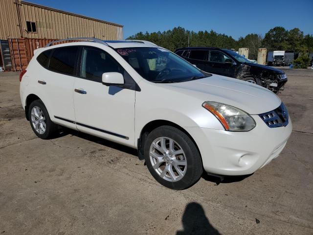 JN8AS5MT5DW007775 - 2013 NISSAN ROGUE S WHITE photo 4