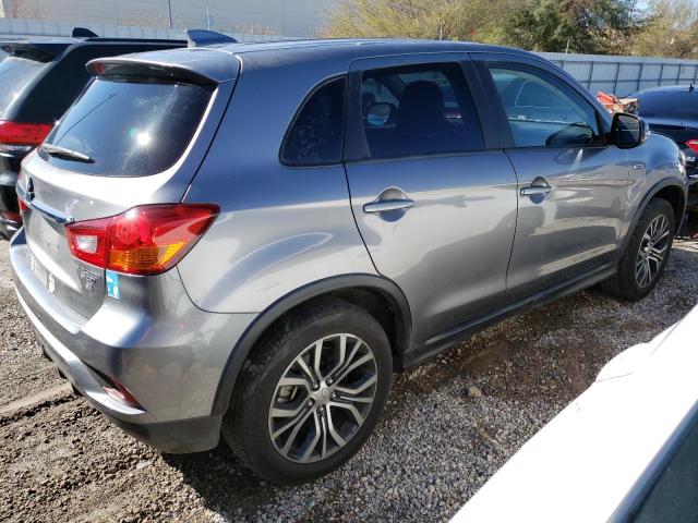 JA4AP3AW5JU002447 - 2018 MITSUBISHI OUTLANDER ES SILVER photo 3