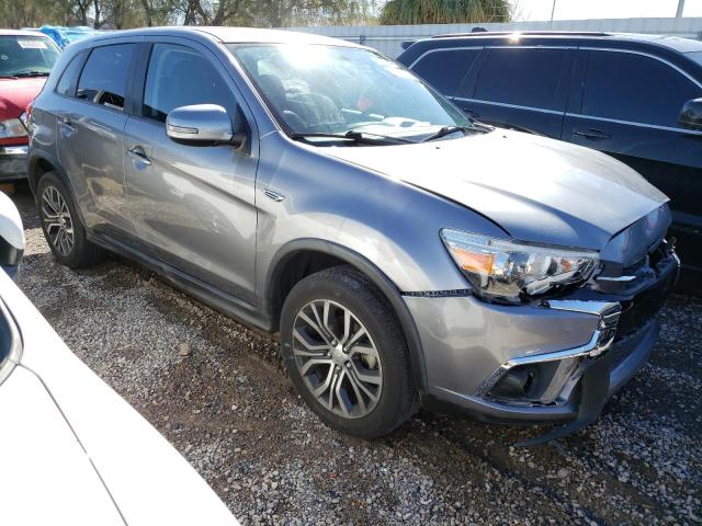 JA4AP3AW5JU002447 - 2018 MITSUBISHI OUTLANDER ES SILVER photo 4