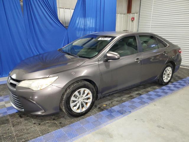 4T1BF1FK0FU955027 - 2015 TOYOTA CAMRY LE SILVER photo 1
