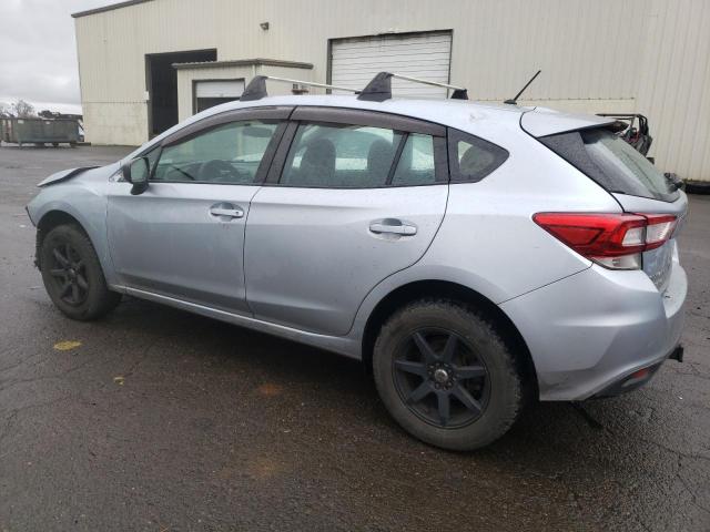 4S3GTAA68J3732956 - 2018 SUBARU IMPREZA GRAY photo 2