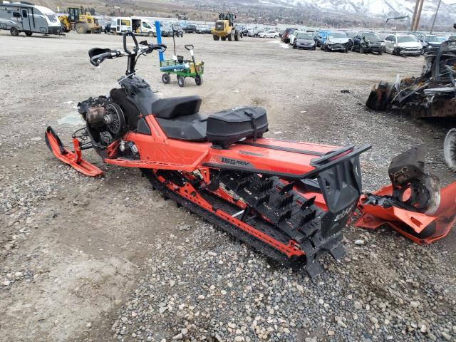 2BPSTKKD7KV000136 - 2019 SKI DOO SUMMIT RED photo 3