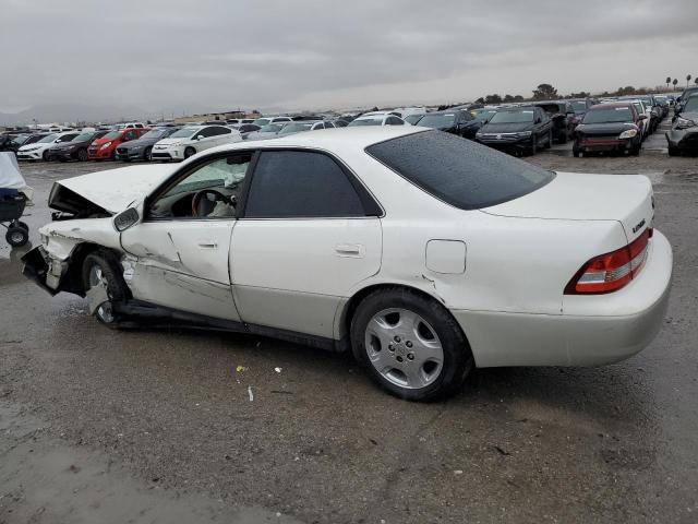 JT8BF28G8Y0275758 - 2000 LEXUS ES 300 WHITE photo 2