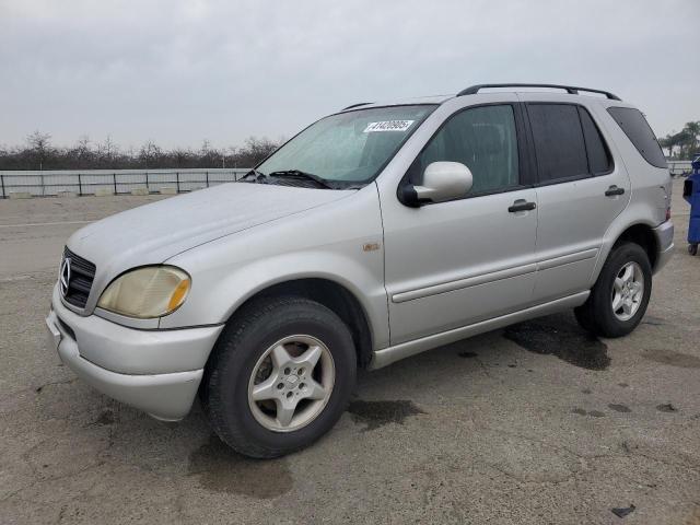 2001 MERCEDES-BENZ ML 320, 