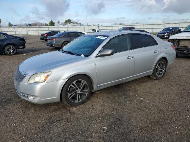 2005 TOYOTA AVALON XL, 