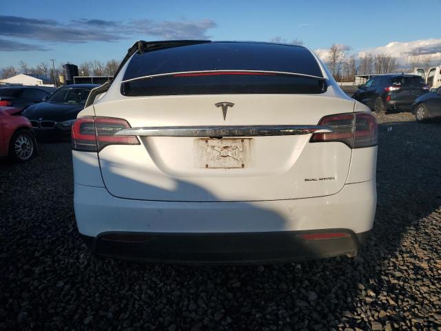 5YJXCAE25LF239815 - 2020 TESLA MODEL X WHITE photo 6