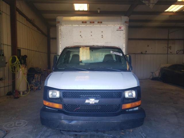 1GBHG31KX91131996 - 2009 CHEVROLET EXPRESS G3 WHITE photo 5