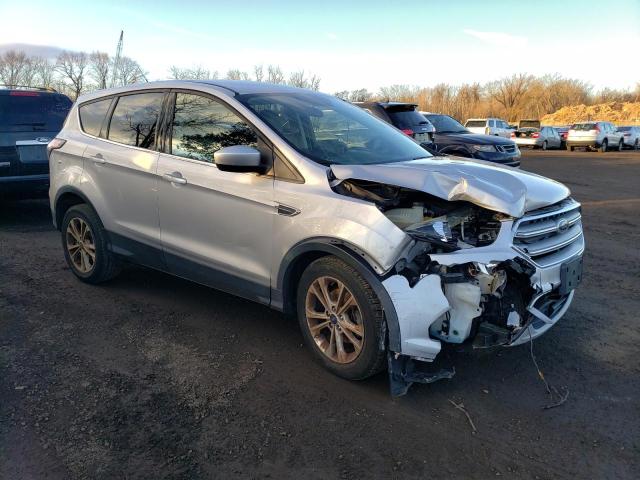 1FMCU0GD6HUA40593 - 2017 FORD ESCAPE SE SILVER photo 4