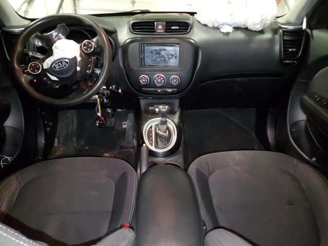 KNDJN2A26F7114957 - 2015 KIA SOUL WHITE photo 8