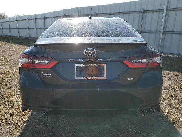 4T1G11AK5MU514633 - 2021 TOYOTA CAMRY SE BLACK photo 6