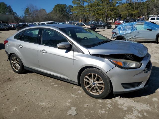 1FADP3FE9HL311895 - 2017 FORD FOCUS SE SILVER photo 4