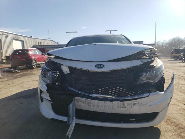 5XXGU4L39JG238798 - 2018 KIA OPTIMA EX WHITE photo 5