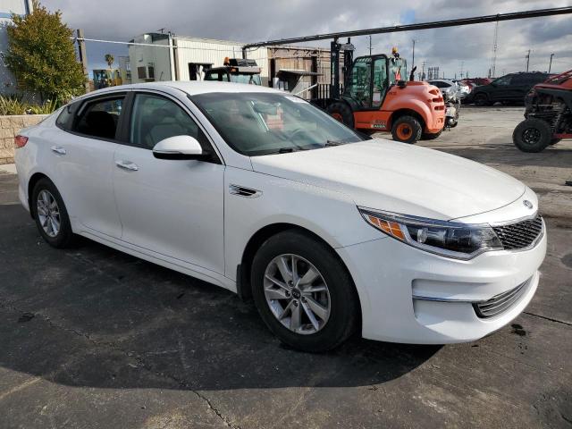 KNAGT4L30J5205290 - 2018 KIA OPTIMA LX WHITE photo 4