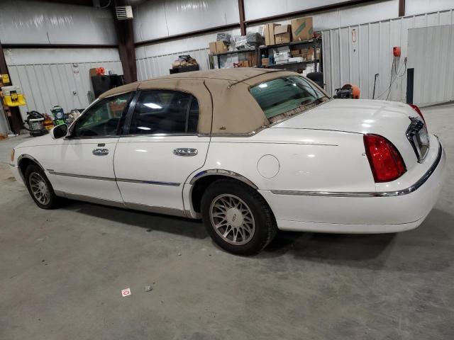 1LNHM81W7YY788180 - 2000 LINCOLN TOWN CAR EXECUTIVE Սպիտակ լուսանկար 2
