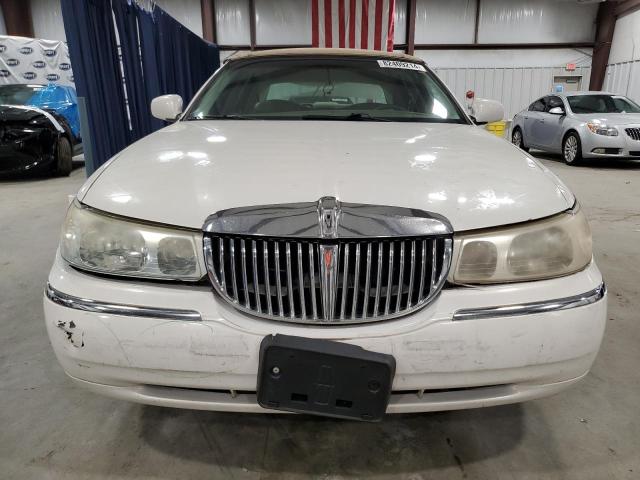 1LNHM81W7YY788180 - 2000 LINCOLN TOWN CAR EXECUTIVE Սպիտակ լուսանկար 5
