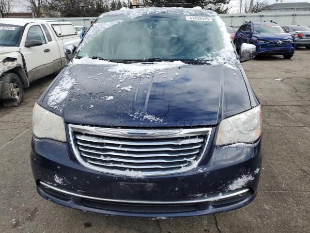 2C4RC1CG4DR585335 - 2013 CHRYSLER TOWN & COU TOURING L BLUE photo 5