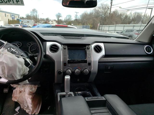 5TFUY5F13HX619542 - 2017 TOYOTA TUNDRA DOUBLE CAB SR/SR5 GRAY photo 8