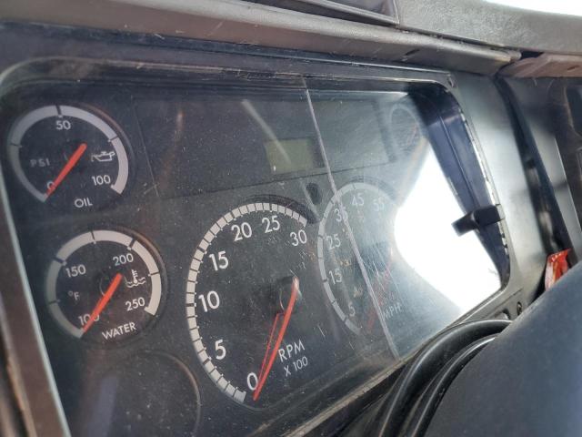 1FUJA6CG33LK81316 - 2003 FREIGHTLINER CONVENTIONAL COLUMBIA WHITE photo 8