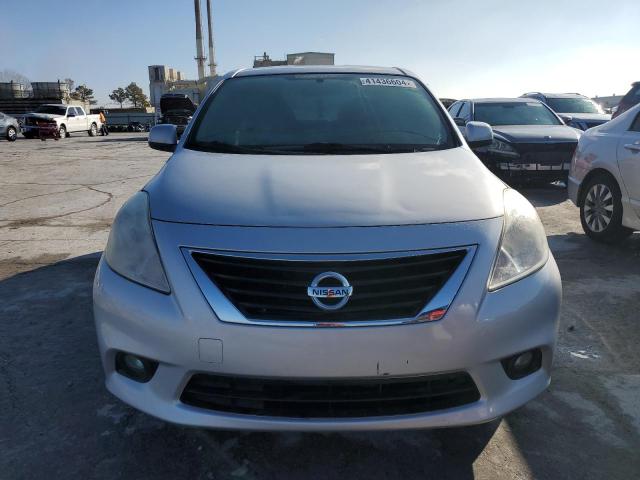 3N1CN7AP9DL889699 - 2013 NISSAN VERSA S SILVER photo 5