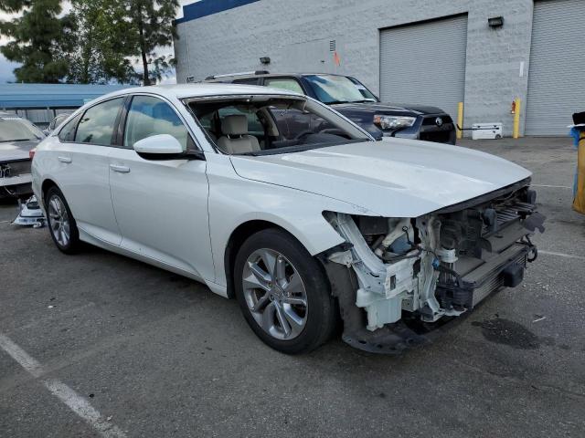 1HGCV1F19JA066273 - 2018 HONDA ACCORD LX WHITE photo 4