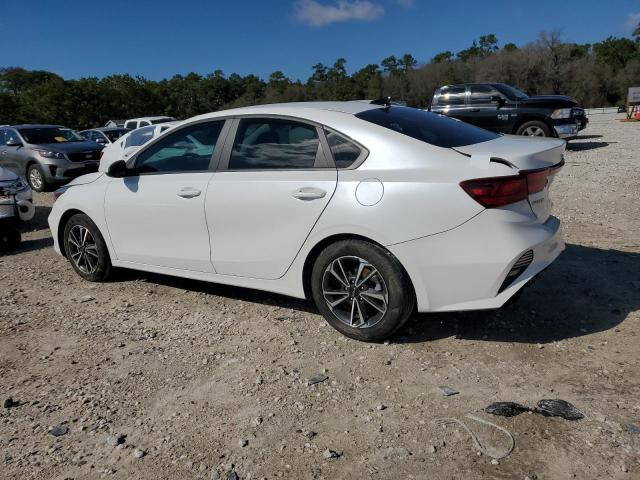 3KPF24AD9PE510104 - 2023 KIA FORTE LX WHITE photo 2