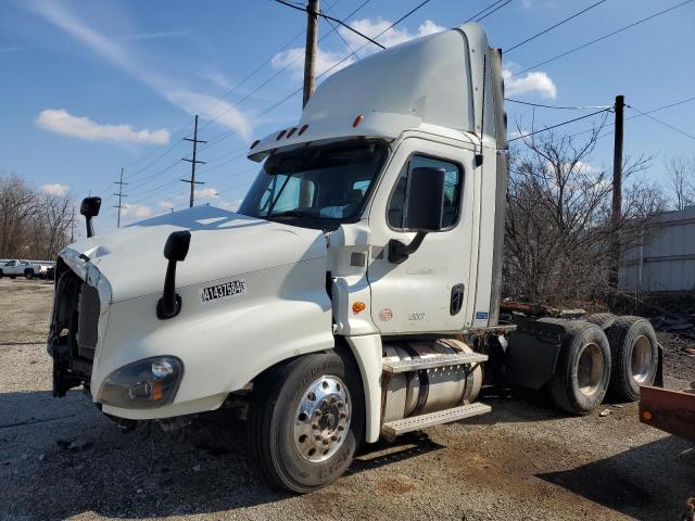 3AKJGEDV1GSHL5355 - 2016 FREIGHTLINER CASCADIA 1 WHITE photo 2