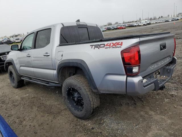 3TMCZ5AN2JM168005 - 2018 TOYOTA TACOMA DOUBLE CAB SILVER photo 2