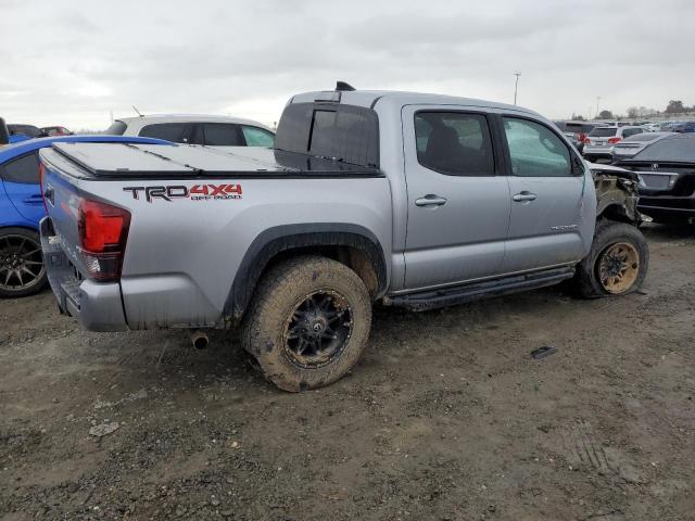 3TMCZ5AN2JM168005 - 2018 TOYOTA TACOMA DOUBLE CAB SILVER photo 3