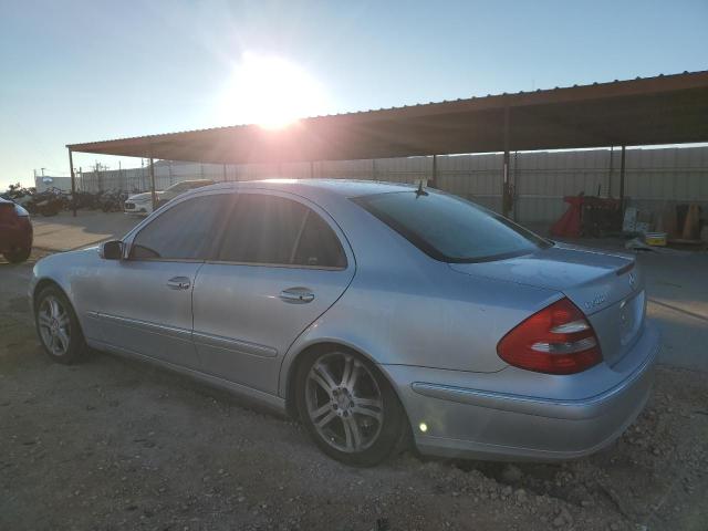 WDBUF70JX4A532310 - 2004 MERCEDES-BENZ E 500 SILVER photo 2