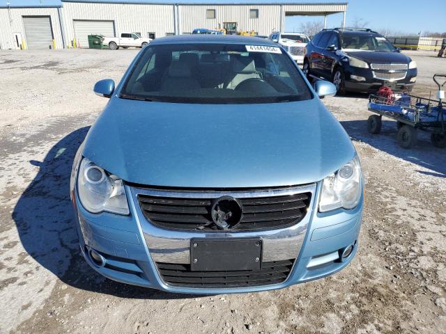 WVWDA71F97V015717 - 2007 VOLKSWAGEN EOS 2.0T SPORT BLUE photo 5