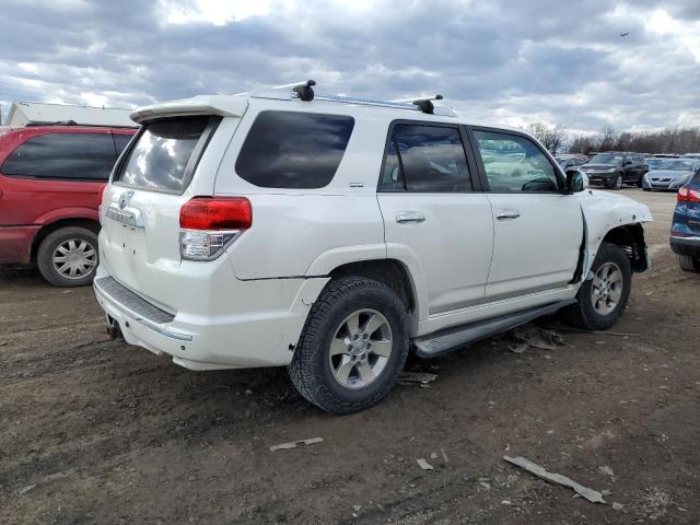 JTEBU5JR9A5018732 - 2010 TOYOTA 4RUNNER SR5 WHITE photo 3